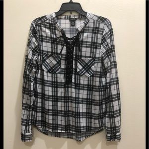 Ladies long sleeve black and white plaid flannel blouse. Size M